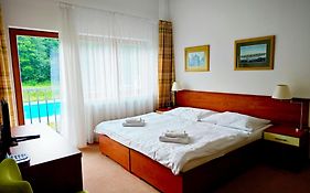 Bazant Karlovy Vary 3*